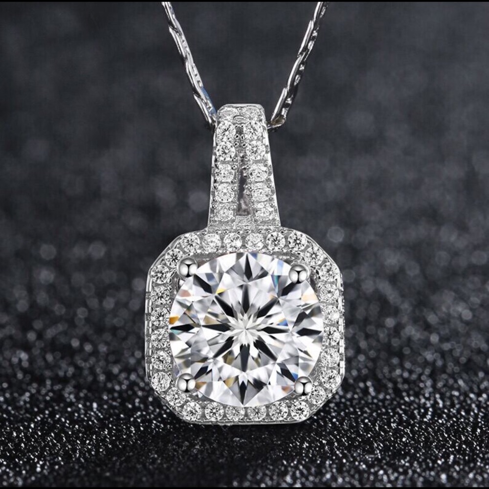 Diamond Pendant Necklace.